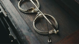 좋은 소재로 바르게 설계한 T-titanium 안경, 지아애체