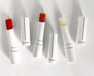 칙칙한 입술에 생기 담는 순수 비타민C 립세린 틴트 by 제이와이비 인 라이프