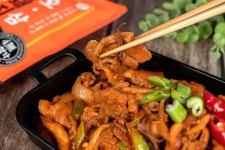 오삼불고기 by 갑진글로벌 | wadiz 스페인 명품 흑돼지의 고소함을 더한 매콤한 프리미엄! 오삼불고기 by 갑진글로벌 | 와디즈