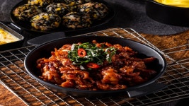 캡사이신 NO!! 황금비율로 맛있게 매운 무뼈닭발 맛보세요!! 캡사이신 NO!! 황금비율로  맛있게 매운 무뼈닭발 맛보세요!! 