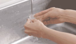 [설치무료] 한뼘에쏙! 초소형 무전원 정수기 현대큐밍 딜라이트｜10만원대 by 주식회사 현대렌탈케어