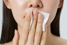 휴대가 간편한 위생적인 신개념 소시에떼 원데이 원터치 면봉형 립틴트