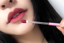 휴대가 간편한 위생적인 신개념 소시에떼 원데이 원터치 면봉형 립틴트