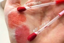 휴대가 간편한 위생적인 신개념 소시에떼 원데이 원터치 면봉형 립틴트