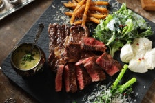 100G당 6천원대! 역대급 구성! 넘치는 풍미 자랑하는 암소한우 by 주식회사 창운