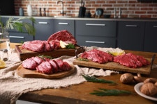 100G당 6천원대! 역대급 구성! 넘치는 풍미 자랑하는 암소한우 by 주식회사 창운