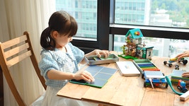 친환경 태양광 에너지를 더 재미있게 배워요ㅣ레고형 솔라브릭 태양광 충전기