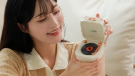 작지만 강하다! 턴테이블 감성에 뿜어져 나오는 5W출력, 블투스피커 종결 by 주식회사 제이비케이코리아