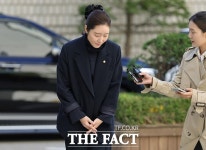 '1억 공천헌금' 강선우 의원 1심, 징역 2년 6개월 선고 [TF사진관] - 뽐뿌:사회/문화뉴스  '1억 공천헌금' 강선우 의원 1심, 징역 2년 6개월... 