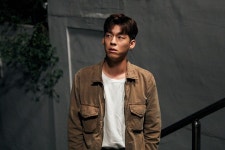 멜론매거진>멜론 짙어진 이별 감성, 노을 [늦은 밤 너의 집 앞 골목길에서]