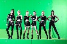 멜론매거진>멜론 한층 더 과감해진 강렬한 퍼포먼스, EVERGLOW (에버글로우) [-77.82X-78.29]