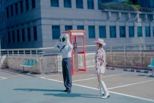 멜론매거진>멜론 싱어송라이터 쿠잉 (COOING)의 변신! ONE LAST TIME