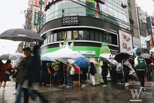 줄 길게 늘어선 처음처럼 팝업스토어 앞 | 위키트리 줄 길게 늘어선 처음처럼 팝업스토어 앞