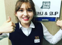 청담중학교 교복입고 대기실 찾은 전소미 사진 | 위키트리 청담중학교 교복입고 대기실 찾은 전소미 사진