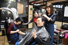 광주시 광산구 도산동 지사협, 어르신 초청 봄맞이 이·미용 봉사 | 위키트리 광주시 광산구 도산동 지사협, 어르신 초청 봄맞이 이·미용 봉사