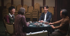 “머릿속에 이 장면만 계속...” 타짜3에서 전라 노출해 관객들 놀라게 한 배우 | 위키트리 “머릿속에 이 장면만 계속...” 타짜3에서 전라... 