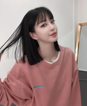 단발머리+핑크 추리닝으로 10대들 현타 오게 만든 한예슬 | 위키트리 단발머리+핑크 추리닝으로 10대들 현타 오게 만든 한예슬
