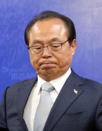 [3보] 성추행 고백하며 사퇴한 오거돈 부산시장이 발표한 기자회견문 전문 | 위키트리  [3보] 성추행 고백하며 사퇴한 오거돈 부산시장이 발표한...