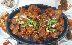 곡성 석곡흑돼지 숯불구이,옛 명성 찾는다 | 위키트리 곡성 석곡흑돼지 숯불구이,옛 명성 찾는다