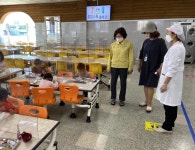 군위교육지원청, 등교수업 군위초등학교 급식 운영 현장 점검 | 위키트리 군위교육지원청, 등교수업 군위초등학교 급식 운영 현장 점검