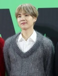 [단독] BTS 슈가, 그는 짐 존스 대학살 사건 알고 있었다 | 위키트리 [단독] BTS 슈가, 그는 짐 존스 대학살 사건 알고 있었다