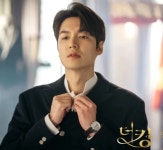 320억 썼지만... 혹평 받으며 어제(12일) 종영한 더킹 | 위키트리 320억 썼지만... 혹평 받으며 어제(12일) 종영한 더킹