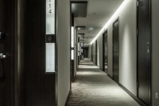 “40만 원 짜리 호텔 문, 자는 내내 열려 있었습니다” | 위키트리 “40만 원 짜리 호텔 문, 자는 내내 열려 있었습니다” 