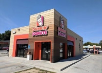 모자 때문에 도넛 판매 거부한 직원, 그 직원에게 회사 나가라고 한 던킨도너츠 | 위키트리 모자 때문에 도넛 판매 거부한 직원, 그 직원에게 회사... 