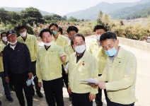 김영록 전남도지사, 광양·순천·구례 ‘호우피해 현장 점검’ | 위키트리 김영록 전남도지사, 광양·순천·구례 ‘호우피해 현장 점검’ 