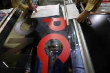 vs 이렇게라도 먹고 살아야지” PC방 근황이 난리다 | 위키트리 “솔직히 너무 안타깝다 vs 이렇게라도 먹고 살아야지” PC방 근황이 난리다