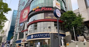 미스터피자 새 대표이사에 양희권 페리카나 회장 선임 | 위키트리 미스터피자 새 대표이사에 양희권 페리카나 회장 선임