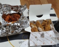 “살다 살다...” 먹다 남은 듯한 치킨 배달 오고 분노한 손님에 사장 답변 | 위키트리 “살다 살다...” 먹다 남은 듯한 치킨 배달 오고 분노한... 