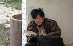 ‘거지 분장 찰떡인 스타’ 3위 변우민, 2위 성동일… 1위는 모두가 아는 그 사람 (영상) | 위키트리 ‘거지 분장 찰떡인 스타’ 3위 변우민, 2위... 