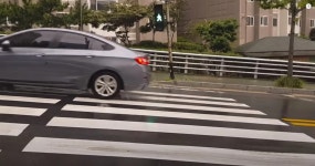 “부산에서 횡단보도 건너기, 진짜 이런가요?” (+영상) | 위키트리 “부산에서 횡단보도 건너기, 진짜 이런가요?” (+영상)