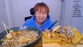 “한 번만…” 입짧은햇님, 딘딘에 대해 알맹이 없는 미담 전했다 | 위키트리 “한 번만…” 입짧은햇님, 딘딘에 대해 알맹이 없는 미담 전했다