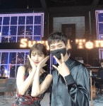 10주년 팬서트서 수지와 인증샷 남긴 남성, 알고 보니 이 사람이었네요 | 위키트리 10주년 팬서트서 수지와 인증샷 남긴 남성, 알고 보니 이... 