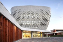 외국인들 사이에서 화제 모으는 해외 한국대사관의 위엄 | 위키트리 디자인만으로도 외국인들 사이에서 화제 모으는 해외 한국대사관의 위엄