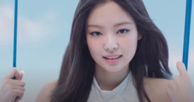 “소주 광고 맞아?” 지드래곤과 열애 중인 제니, CF에서 예상치 못한... 광고 맞아?” 지드래곤과 열애 중인 제니, CF에서 예상치 못한 반응 나왔다