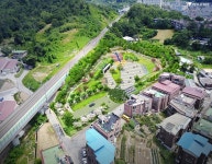 남양주시 군장마을 주민들에게 감사패 받은 조광한 시장 | 위키트리 남양주시 군장마을 주민들에게 감사패 받은 조광한 시장