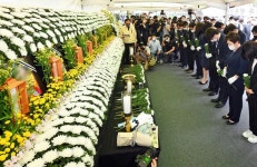 광주 건물붕괴 사고 희생자 중 가장 어린 18살 고등학생, 영원히 하늘로 떠났다 (영상) | 위키트리 광주 건물붕괴 사고 희생자 중 가장 어린 18살... 