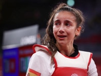 “기차 하드, 꿈 큰” 태권도 은메달리스트가 검은띠에 새긴 한국어의 의미 | 위키트리 “기차 하드, 꿈 큰” 태권도 은메달리스트가 검은띠에... 