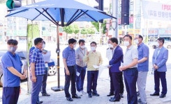 [포토]권오봉 여수시장,서교동 한재사거리 교통사고 현장 안전대책 강구 | 위키트리 [포토]권오봉 여수시장,서교동 한재사거리 교통사고 현장... 