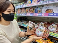 햇반 가격에 판매하는 도시락이 세븐일레븐 편의점에 떴다 (사진) | 위키트리 햇반 가격에 판매하는 도시락이 세븐일레븐 편의점에 떴다 (사진)