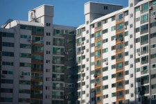 “아파트 외벽 청소하다 추락사한 20대 남성, 제 제자인 것 같습니다” | 위키트리 “아파트 외벽 청소하다 추락사한 20대 남성, 제 제자인 것... 