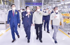 이용섭 광주광역시장, GGM 캐스퍼 양산 1호차 생산 기념행사 참석 | 위키트리 이용섭 광주광역시장, GGM 캐스퍼 양산 1호차 생산 기념행사 참석