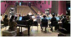 포항중앙아트홀, 세대 통합! 뉴트로 오케스트라 거리공연 ‘동행’ 개최 | 위키트리 포항중앙아트홀, 세대 통합!  뉴트로 오케스트라 거리공연... 