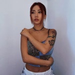 “헉…팔에…” 허니제이가 크롭탑 입고 SNS에 올린 사진, 모두 두 눈... 허니제이가 크롭탑 입고 SNS에 올린 사진, 모두 두 눈 휘둥그레졌다