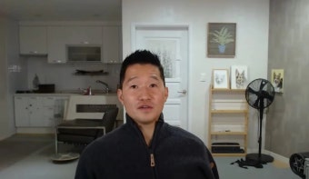 “피가 분수처럼…” 개한테 물린 강형욱 조련사, 아찔했던 당시... “피가 분수처럼…” 개한테 물린 강형욱 조련사, 아찔했던 당시 상기했다 (영상)