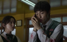 “좀비가 왜 이래…” 19금으로 나오는 '지금 우리 학교는', 반응 극명하게 엇갈렸다 | 위키트리 “좀비가 왜 이래…” 19금으로 나오는 '지금...