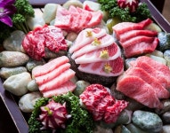 “회배달 왔씨유!” 이제 횟집 대신 편의점에서도 활어회 만날 수 있다 | 위키트리 “회배달 왔씨유!” 이제 횟집 대신 편의점에서도 활어회 만날... 